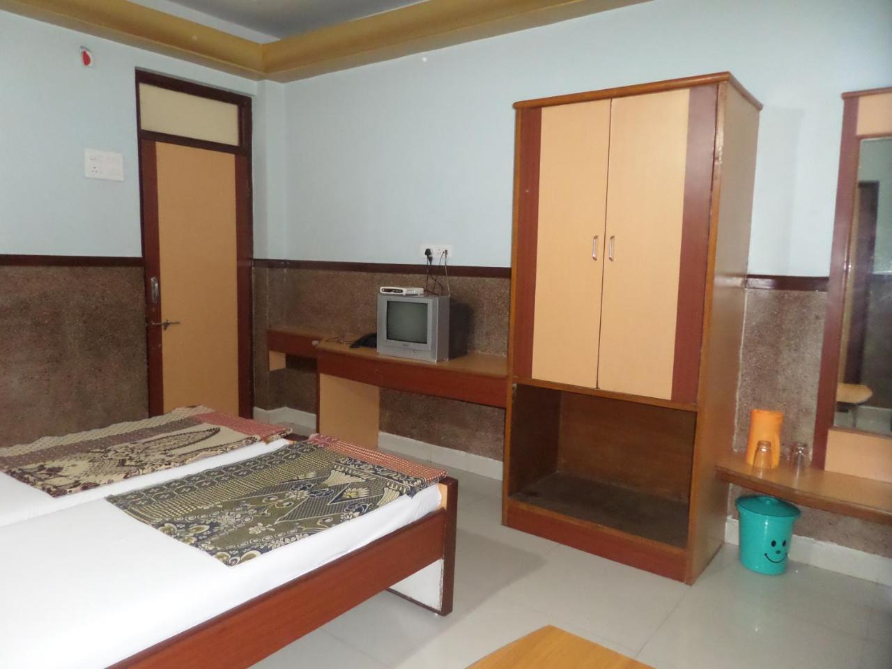 Hotel Padma Nászik Kültér fotó