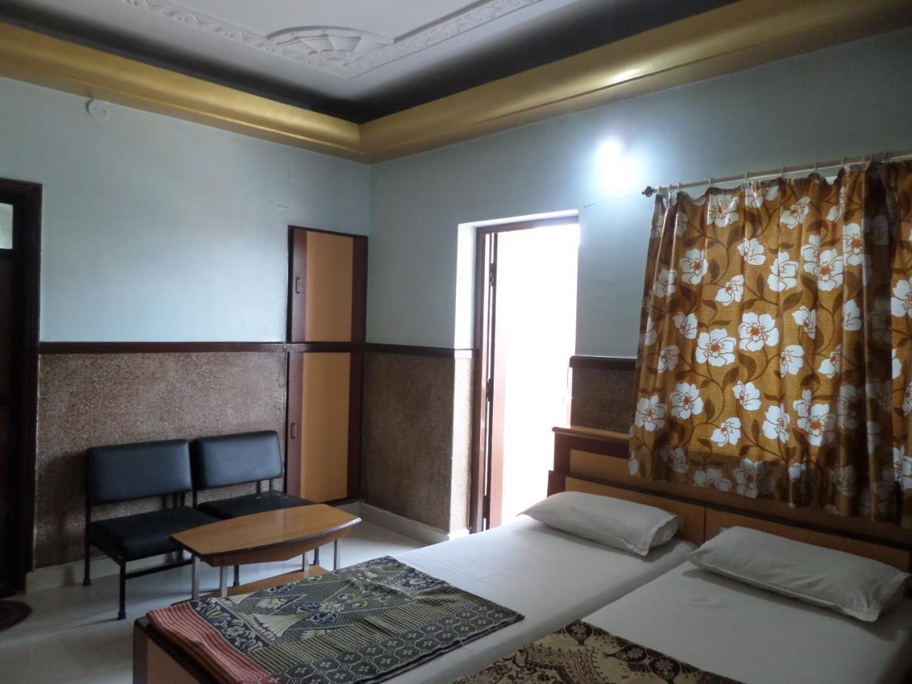 Hotel Padma Nászik Kültér fotó